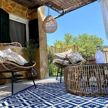 Villa Aspros - Traditionell, Ruhig Und Strandnah Liapades Ngoại thất bức ảnh
