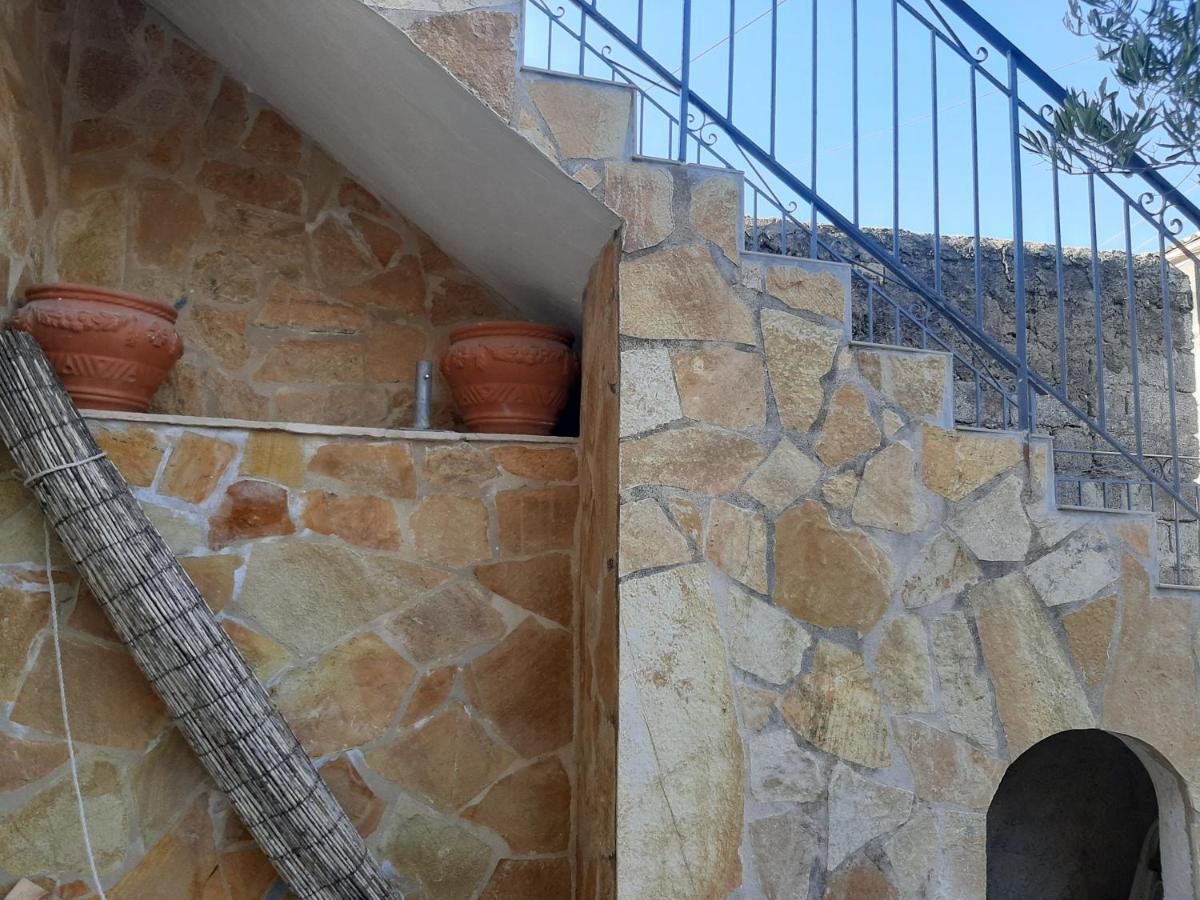 Villa Aspros - Traditionell, Ruhig Und Strandnah Liapades Ngoại thất bức ảnh